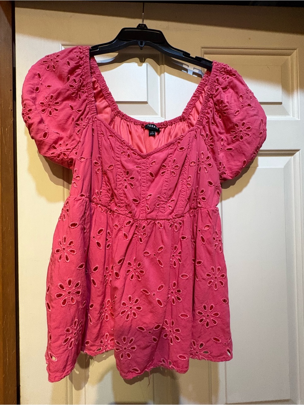 torrid Hot Pink Eyelet Puff-Sleeve Tunic